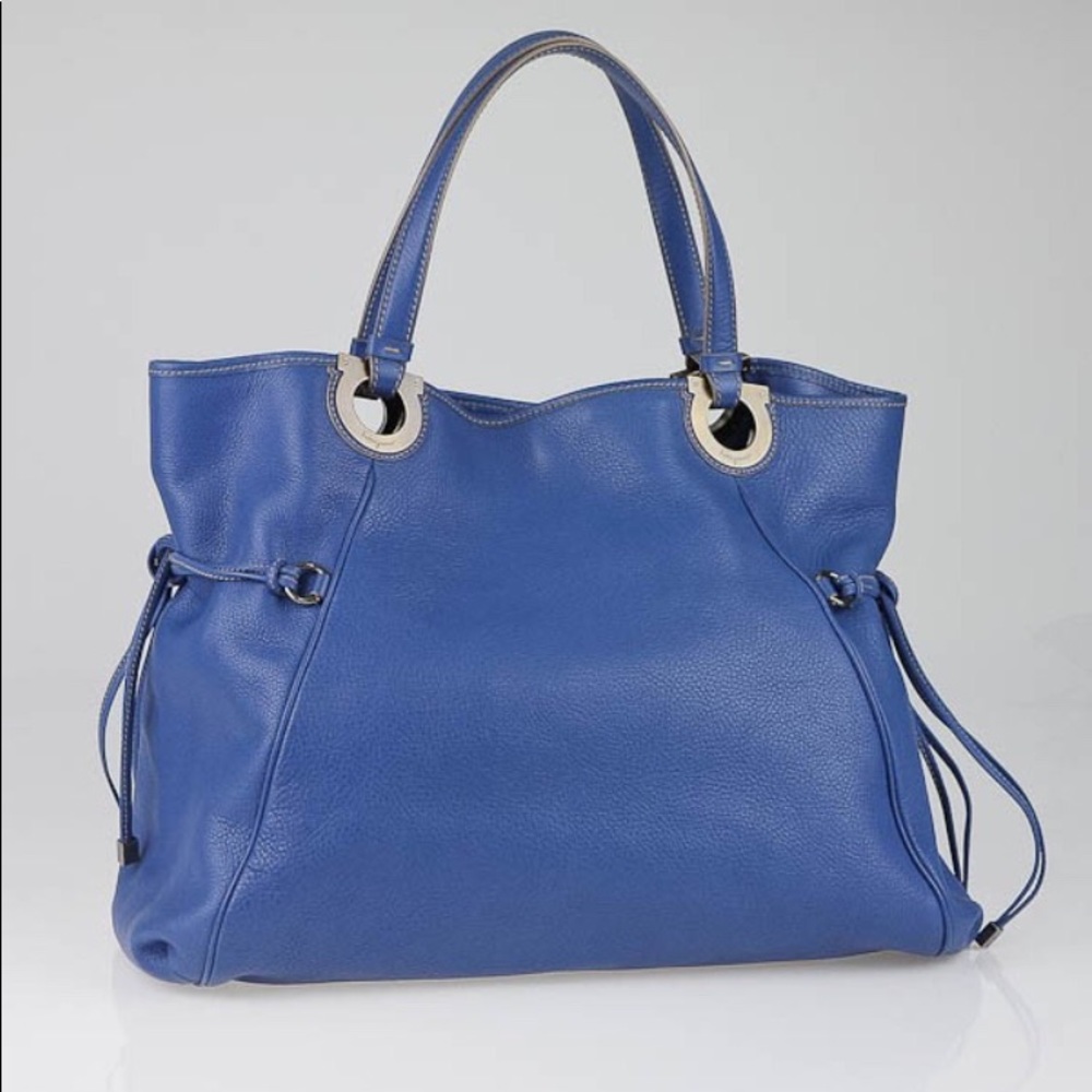 ⭐️ Ferragamo Large Leather Tote